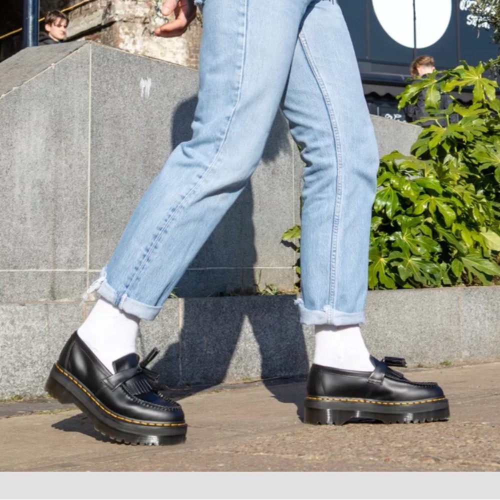 DR MARTENS ADRIAN Tassel Loafer